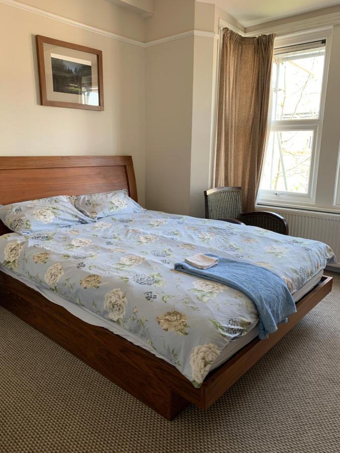 Sunny Ensuite Room And Annex Near Tottenham Stadium * Londres
