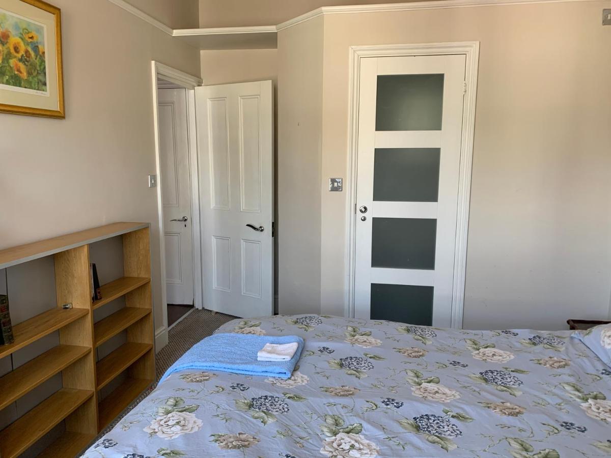 Sunny Ensuite Room And Annex Near Tottenham Stadium * Londres